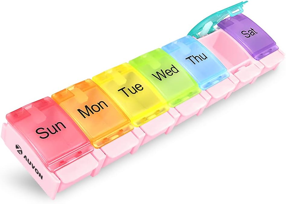 AUVON Weekly Pill Organizer Arthritis Friendly, BPA Free Travel 7 Day Pill Box Case con Spring Open Design e Large Compartment per tenere vitamine, Cod Liver Oil, Supplementi e farmaci