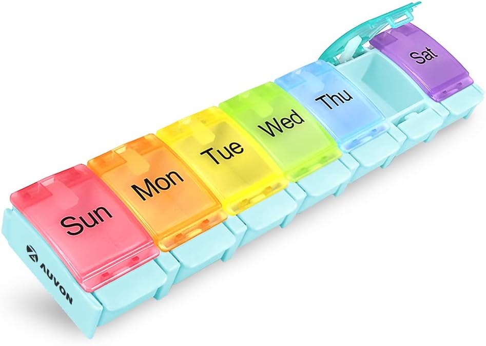 AUVON Weekly Pill Organizer Arthritis Friendly, BPA Free Travel 7 Day Pill Box Case con Spring Open Design e Large Compartment per tenere vitamine, Cod Liver Oil, Supplementi e farmaci