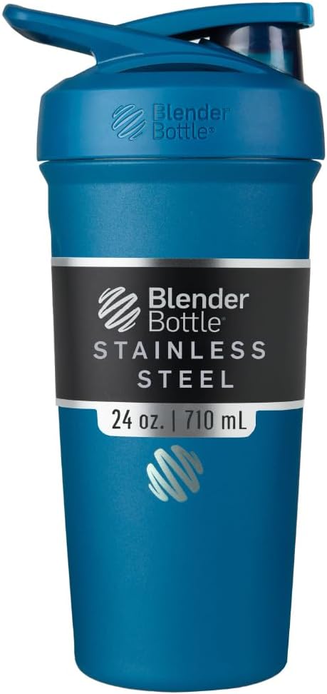BlenderBottle Strada Shaker Cup Bottiglia di acqua isolata in acciaio inox con filo Whisk, 24-Ounce, blu