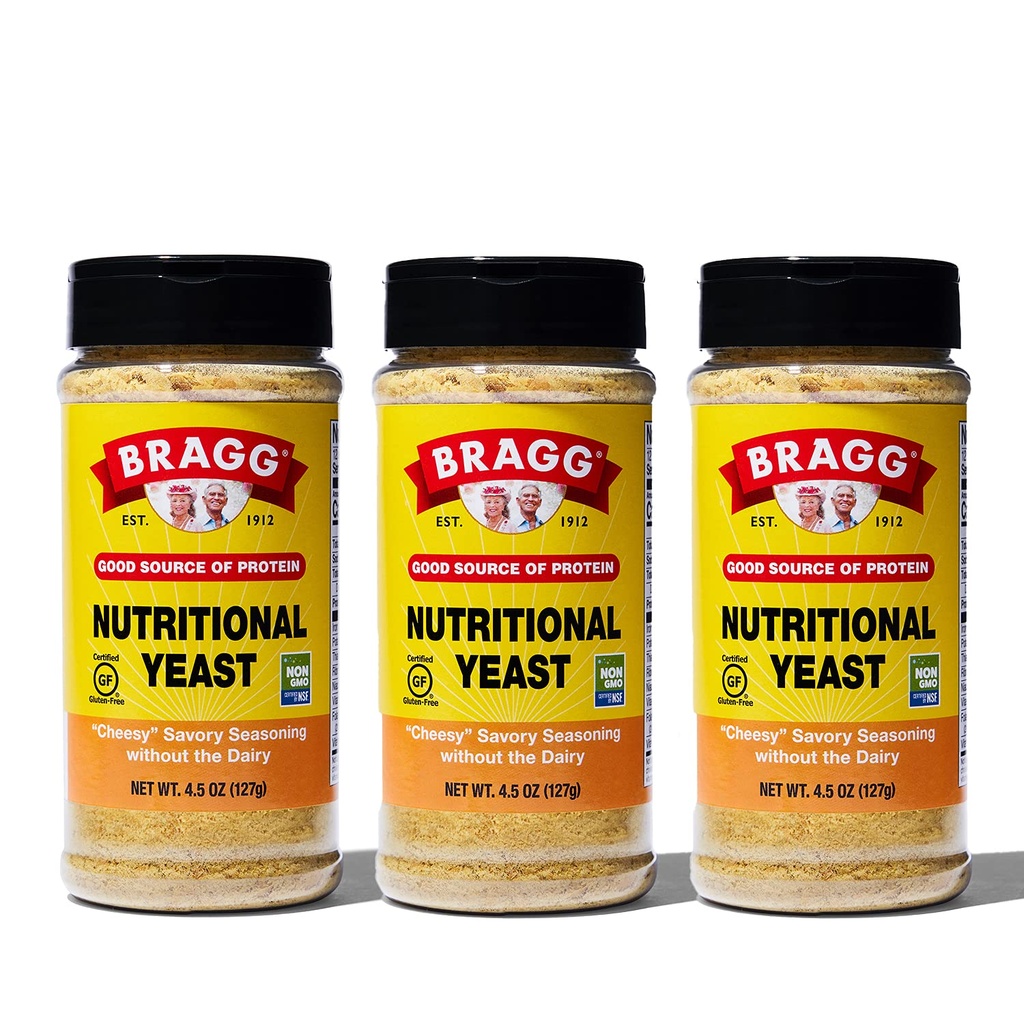 Bragg Nutritional Yeast Seasoning – Vegan, Gluten Free Cheese Flakes – Buona Sorgente di Proteine & Vitamine – Nutrito Savory Parmesan Cheese Sostituto – Non OGM Verificato, 4.5 oncia, 3-Pack
