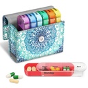 Gli organizzatori settimanali del pedaggio di FINPAC 4 volte al giorno, Slide Open PU Leather Case Travel Pill Vitamin Medicine Reminder and Planner con la carta di nome per Morning| Afternoon| Evening| Bedtime (le illusioni di smeraldo)