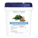 Smart & Simple Vitamin E Pellets | Pellets Supplemento cavalli | Vitamina E per cavalli | Supporto immunitario | Modulo pellet per alimentazione facile | 112 Serve | 3.7 LB Bucket
